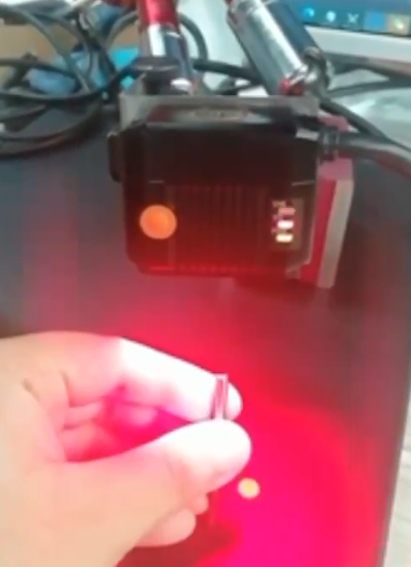 艾韋迅IVY8040M讀取4mm4mm激光蝕刻二維碼蝕刻品質較差，  金屬反光強，需要高解碼性能+良好光處理。.png